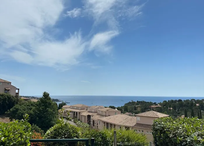 Cap Esterel Vue Et Climatise *