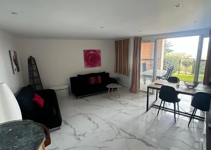 Cap Esterel Vue Et Climatise *