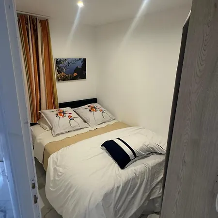 Apartment Cap Esterel Vue Et Climatise Saint-Raphael (Var)